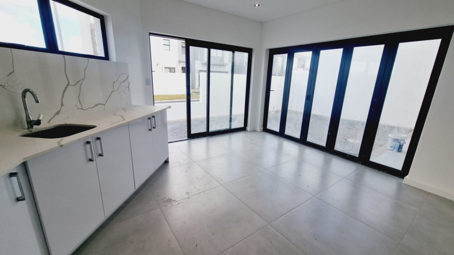 4 Bedroom Property for Sale in Sandown Western Cape